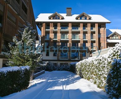 Demnächst / coming soon: Sonnige Familienwohnung mit Aussicht / Sunny Family Residence with a View