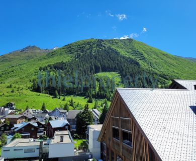 Sonnige Familienwohnung mit Aussicht – Sunny family residence with a view