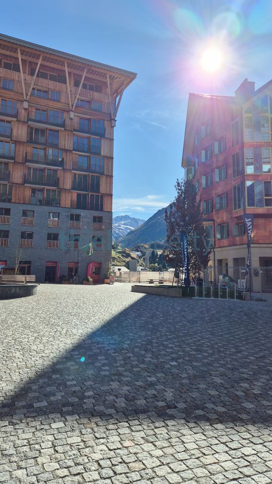 Blick vom Haus Wolf über die Piazza Gottardo